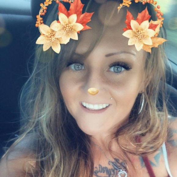 Meet your Posher, Leah - Picture 2 of 2